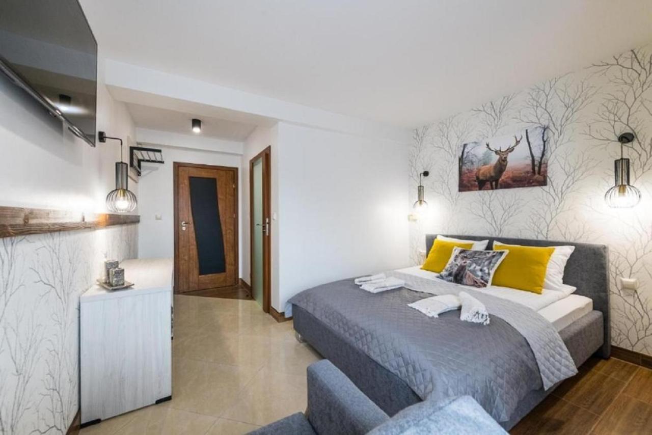 Bed and Breakfast Bialy Jelen Z Basenem I Jacuzzi Ostrowsko Экстерьер фото